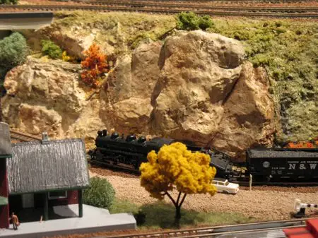 Model railroad rocks